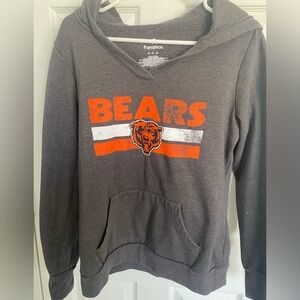 Bear down! Get season ready in this like new fanatics hoodie!